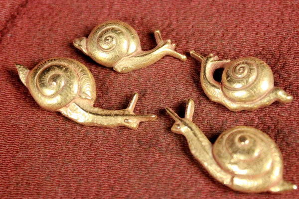 脇差　拵　小柄　伴入道風一作之　刀　金象嵌　縁頭　笹に蟹　目貫　刀装具　武具 Amazon.co.jp: 模造刀剣 縁・頭・鍔を鬼の金具で拵えた逸品 幕末